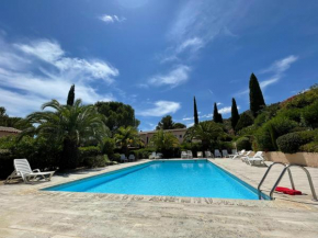 Boutique Villa with Shared Pool, Air Con, WiFi, TV